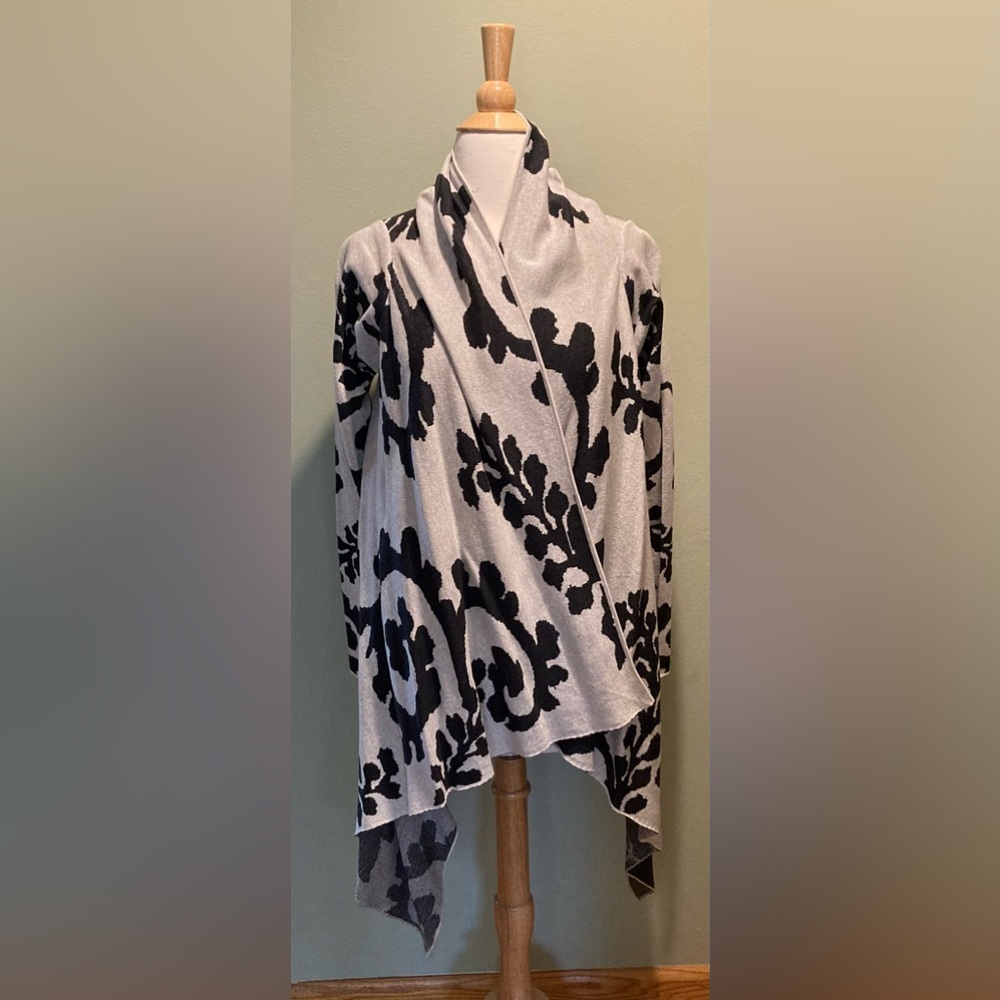 Peruvian Connection kiri cardigan size medium